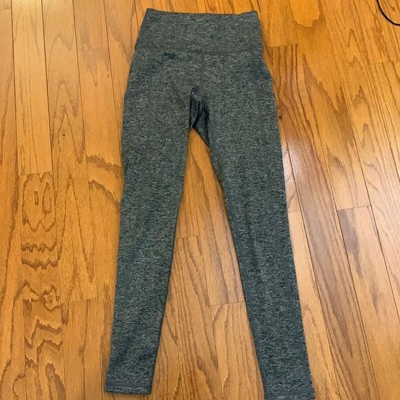 Aerie Size Small heather gray athletic leggings with two side pockets - Picture 1 of 5